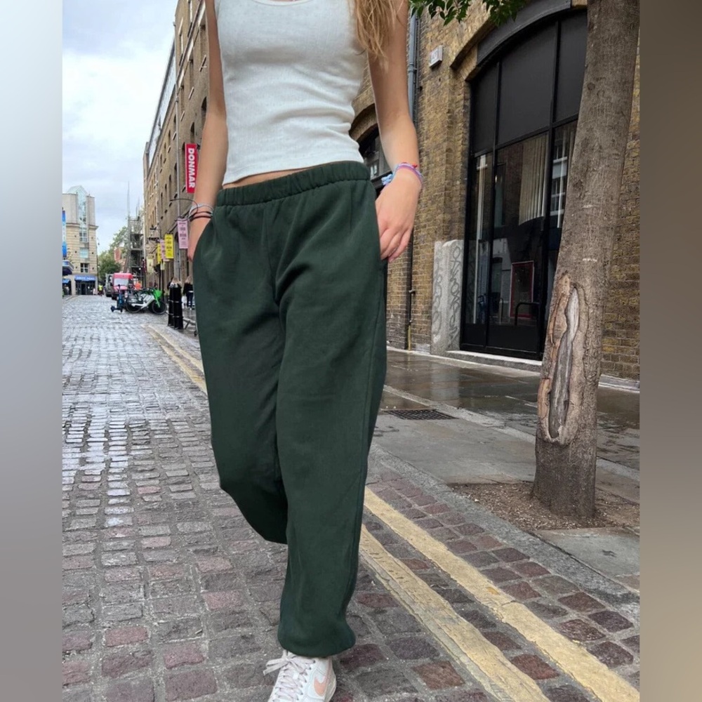 Brandy Melville Green Rosa Sweatpants